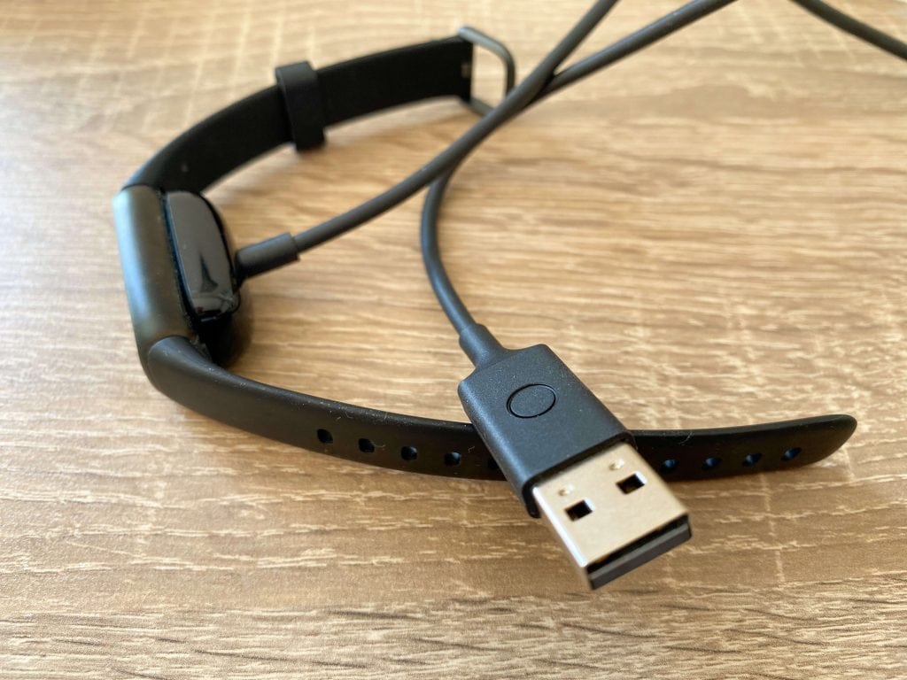 USB-csatlakozóval rendelkezik