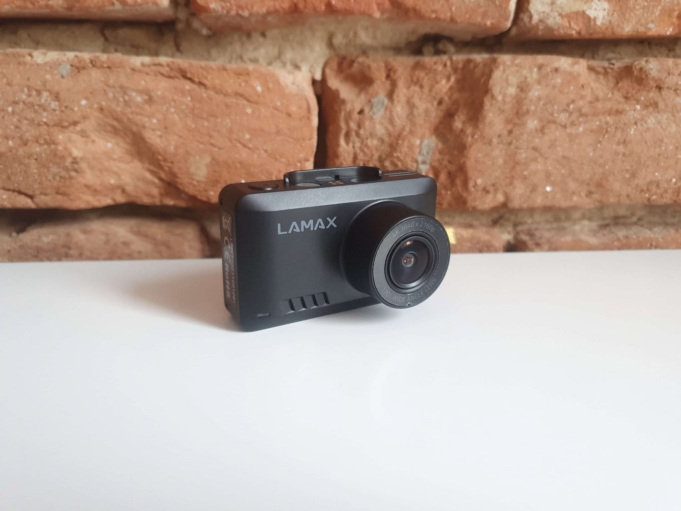 Teszt: autós kamera Lamax T10 4K GPS