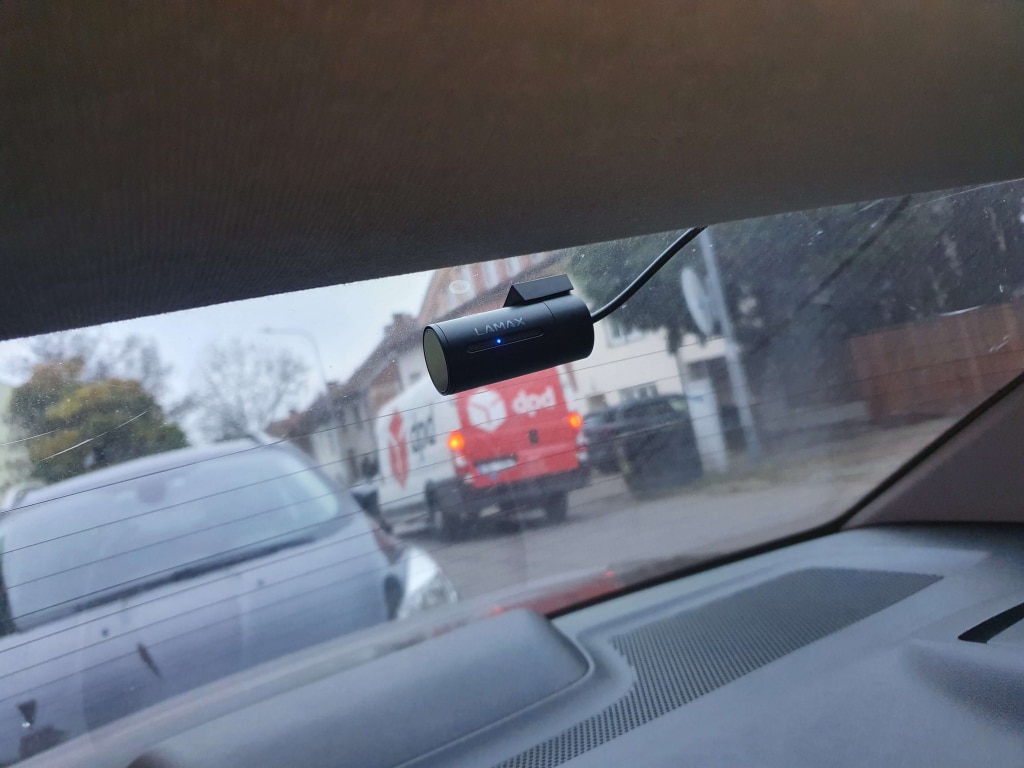 A hátsó kamera nem akadályozza a kilátást