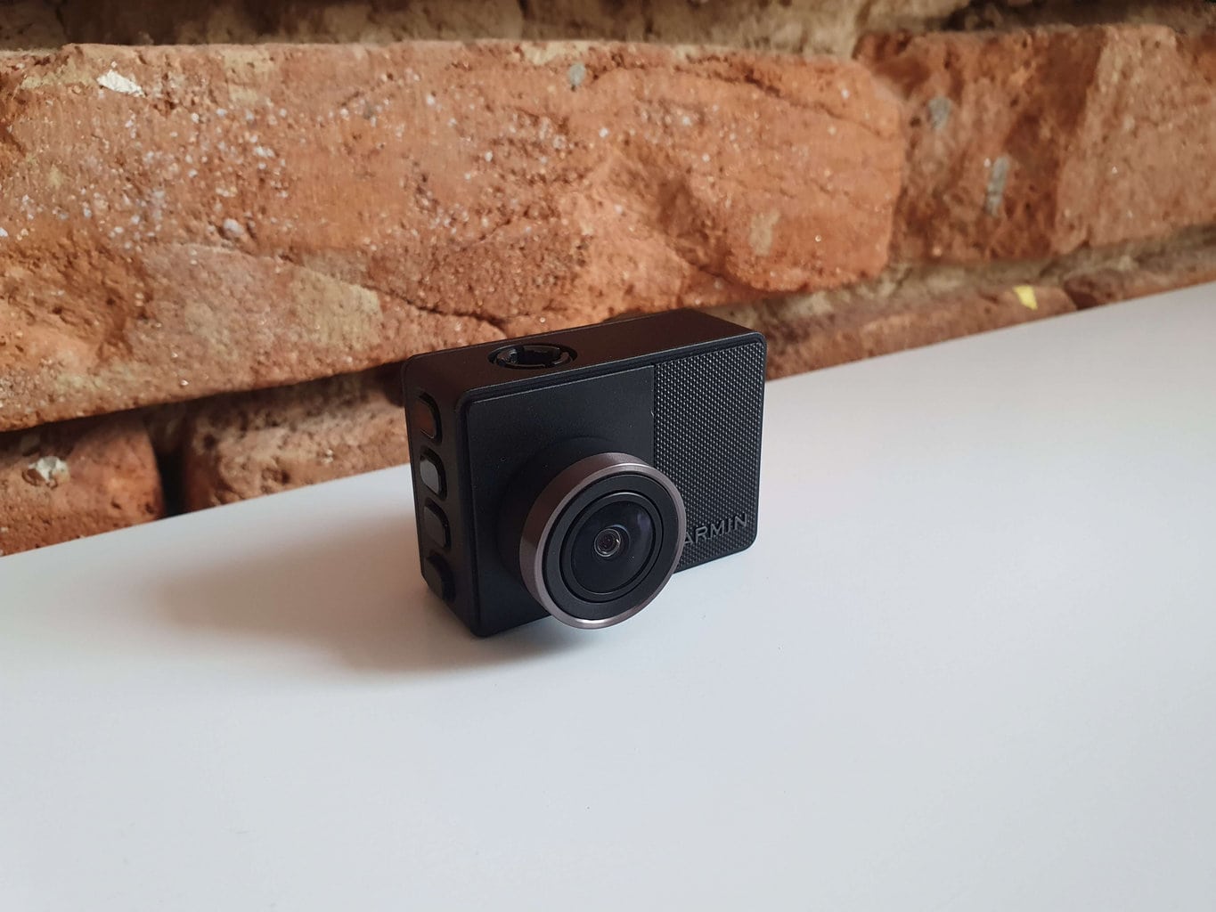 Teszt: autós kamera Garmin Dash Cam 57