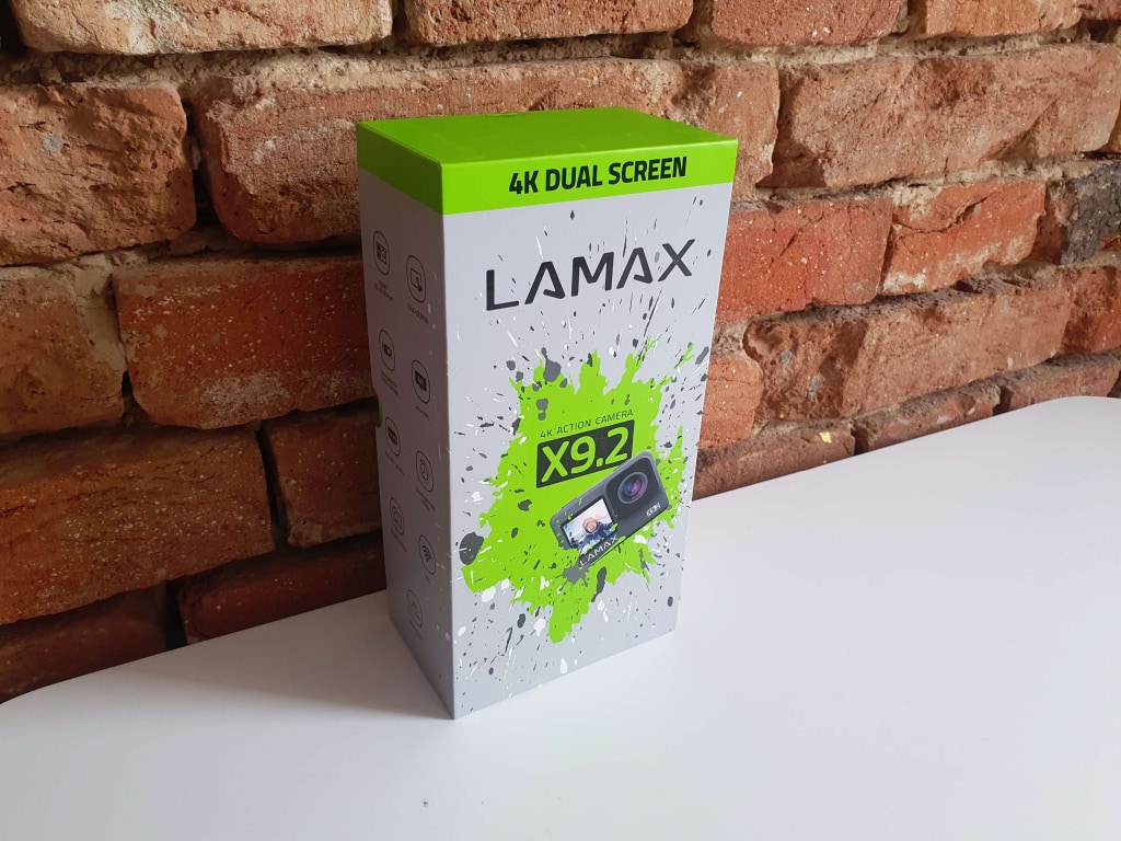 Az akciókamera csomagolása tipikusan a Lamaxra jellemző