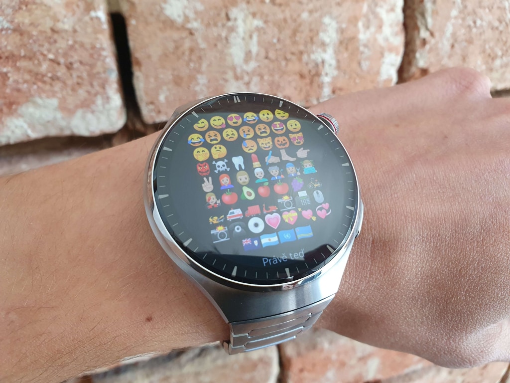 A Watch 4 és a Watch 4 Pro megjeleníti a legtöbb használt emojit