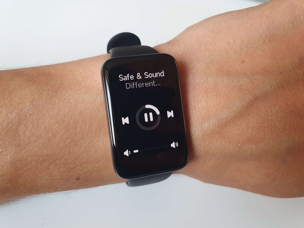 A Xiaomi Smart Band 7 Pro-t zenei távirányítóként is használhatja