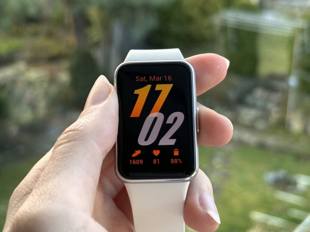 Élénk AMOLED kijelző