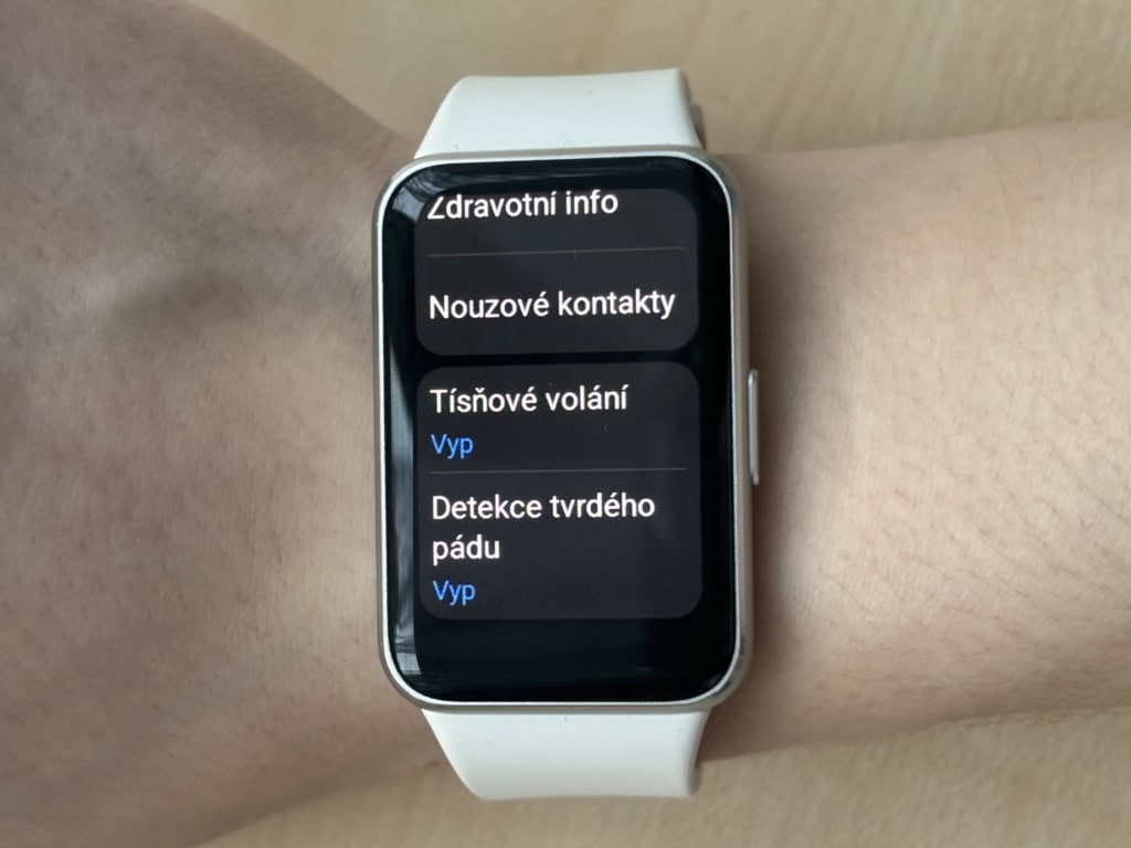 Vészhívás és esésérzékelés