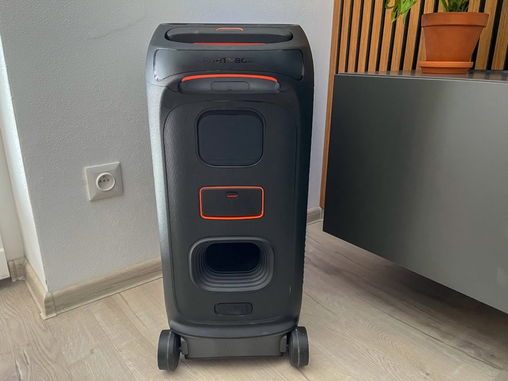 A hangszóró hátulja