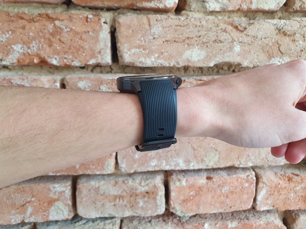 A szíj Quick Release típusú, tehát cserélhető