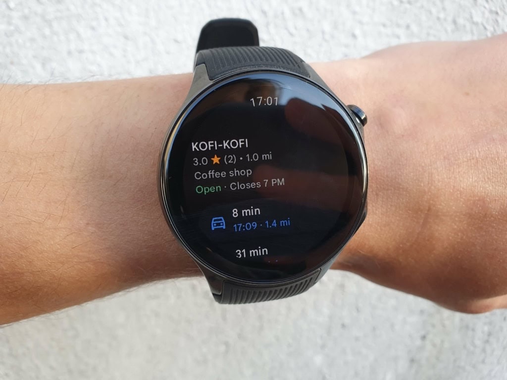 Az óra teljes körű Google Maps szolgáltatást kínál