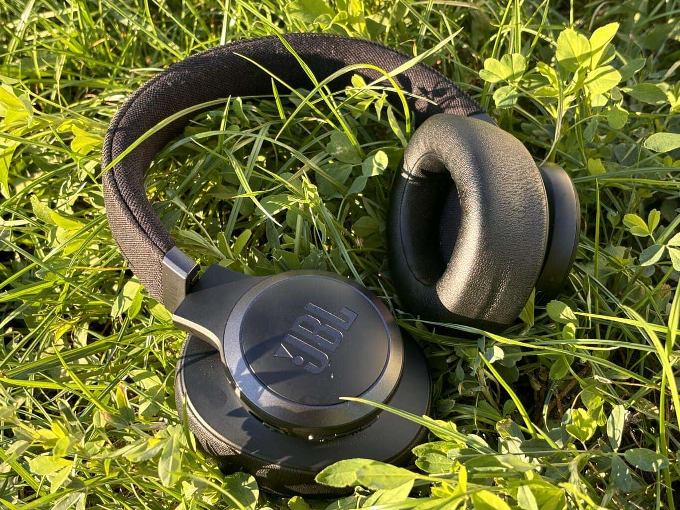 Teszt: JBL Live 770NC vezeték nélküli fejhallgató