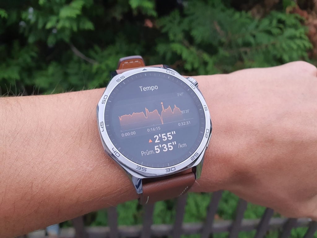 A Watch az alapvető sportmetrikákat méri
