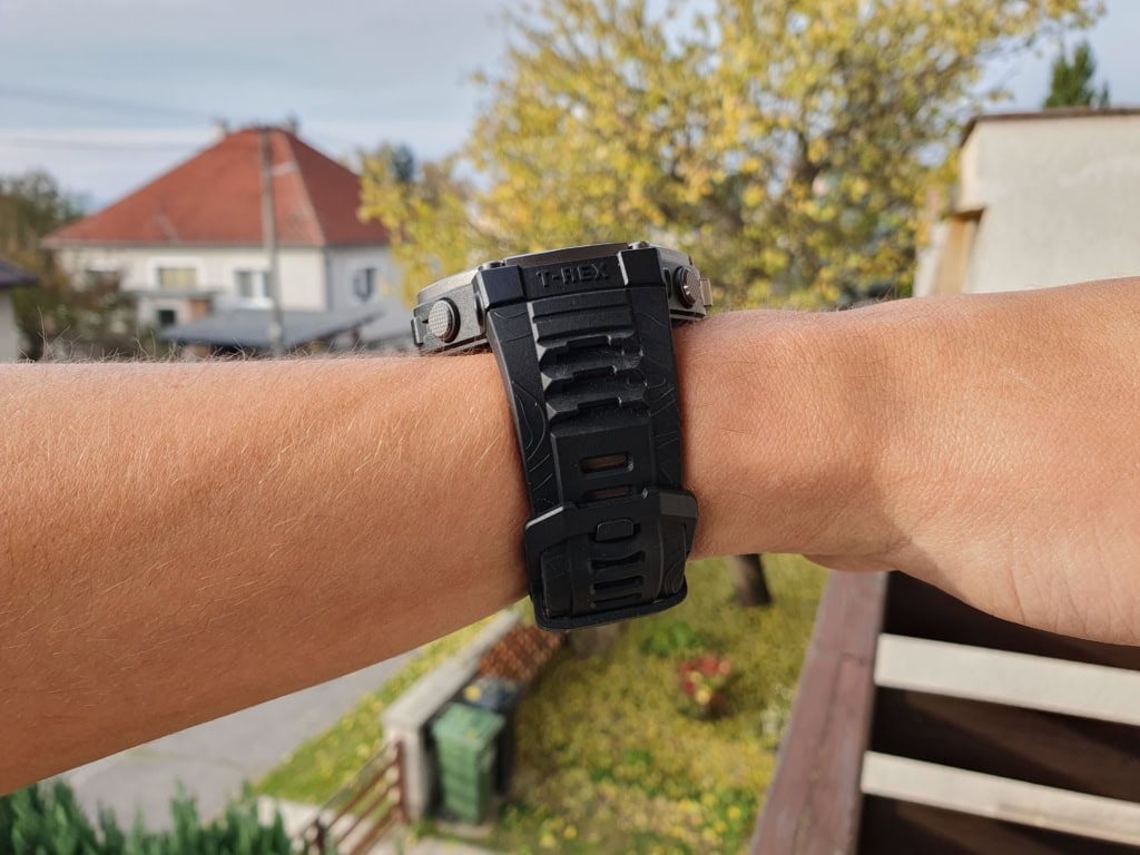 A gyári szíj jól formázott