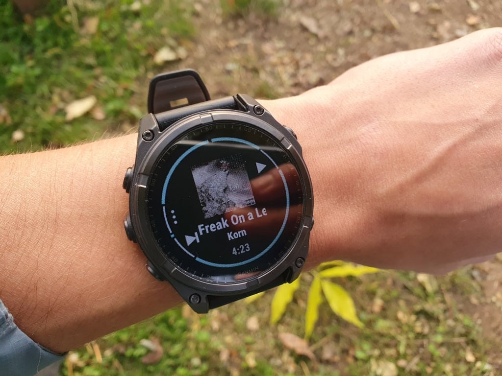 Zene vezérlés saját tárolóval