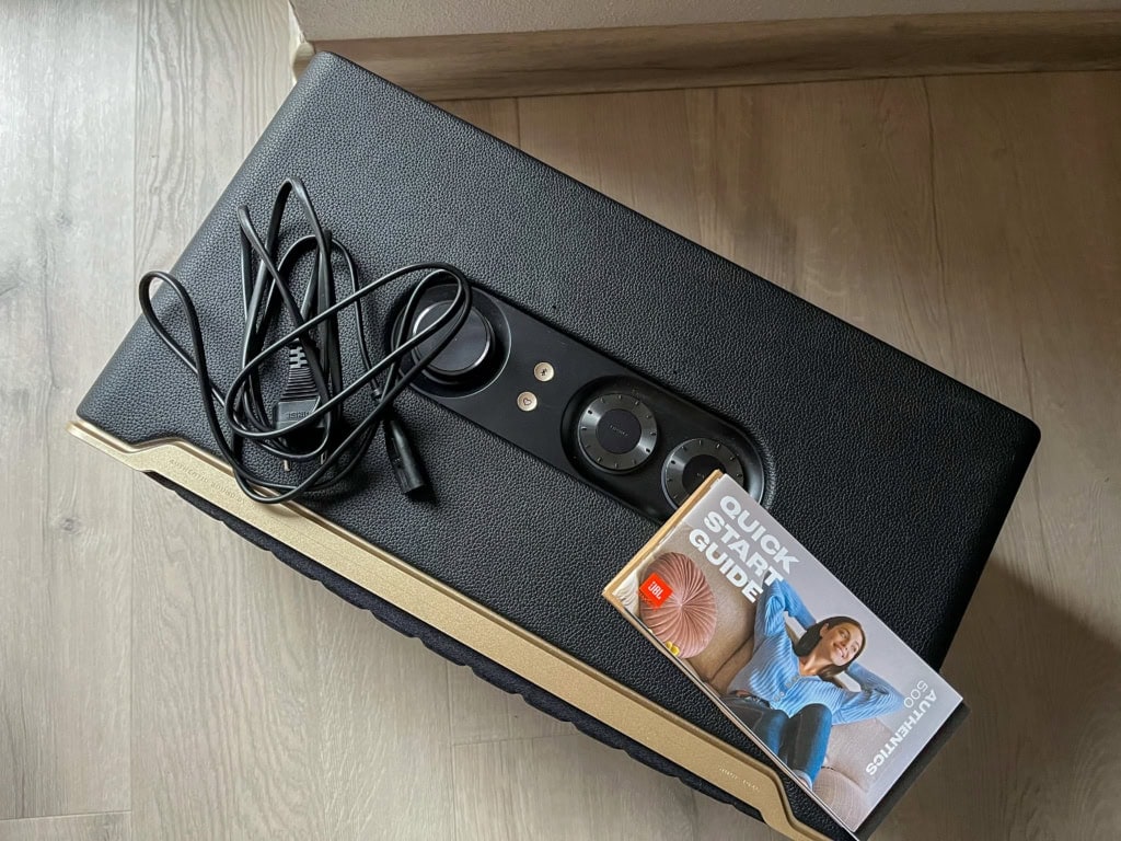 Minden szükséges tartozék megtalálható a csomagban