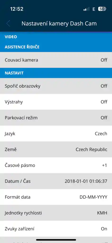 A hátsó kamera engedélyezhető a konfigurációban.