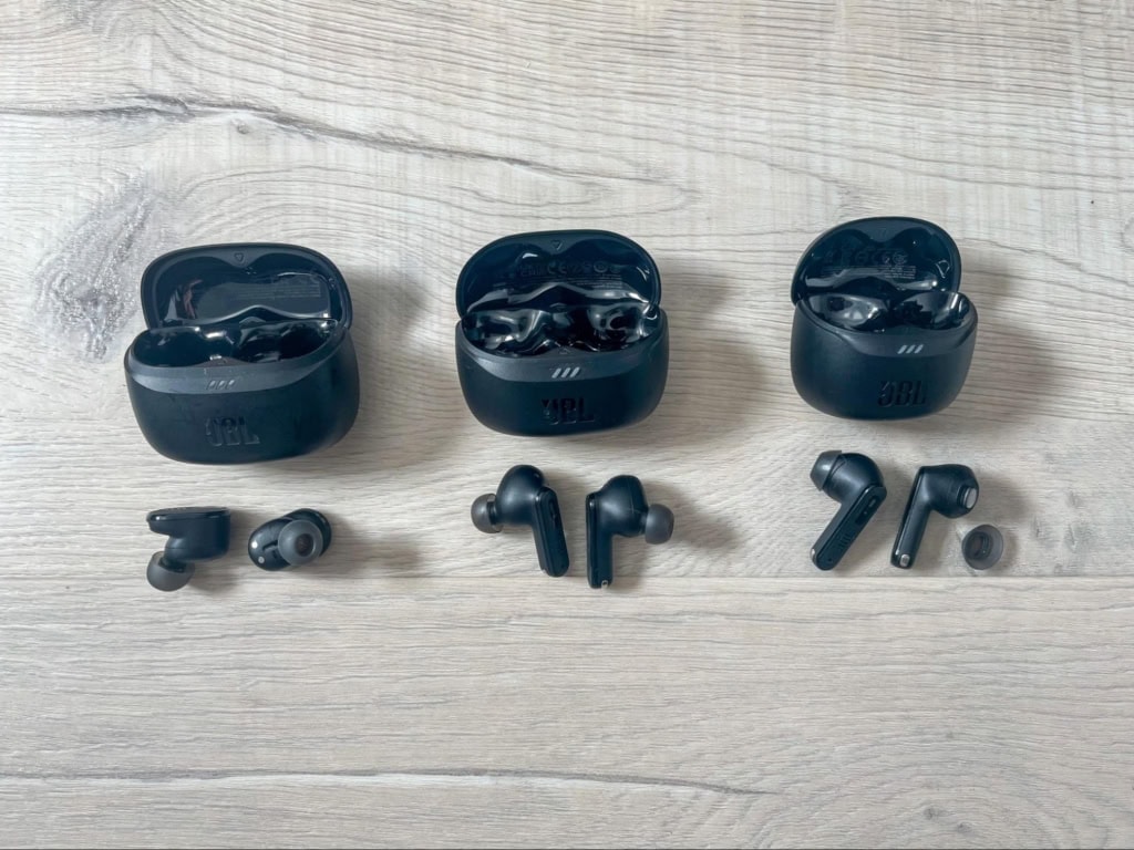 Balról jobbra: JBL Tune Buds 2, JBL Tune Beam 2, JBL Tune Flex 2