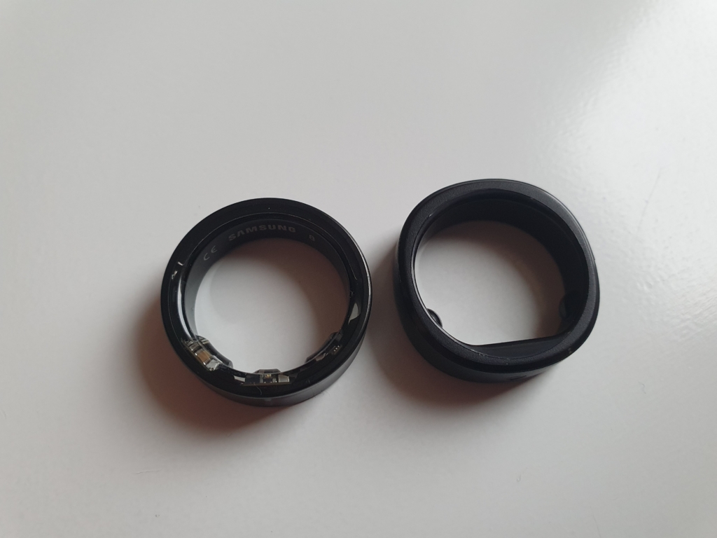 Összehasonlítás a Samsung Galaxy Ringgel