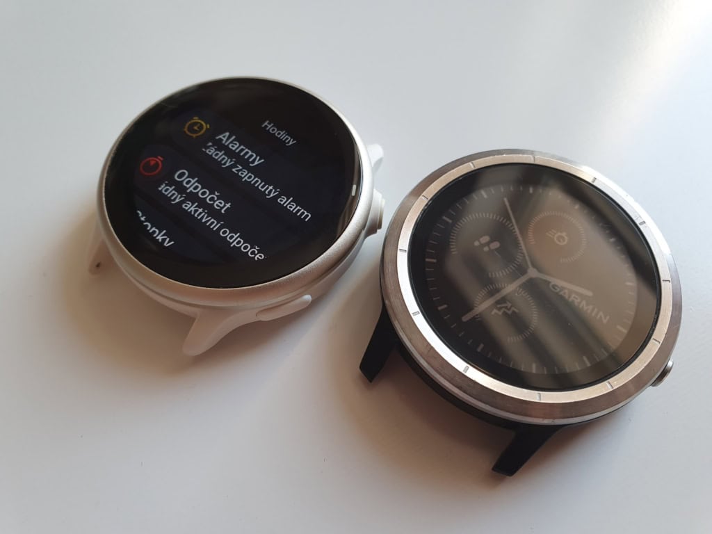 Összehasonlítás a Vivoactive 3-mal